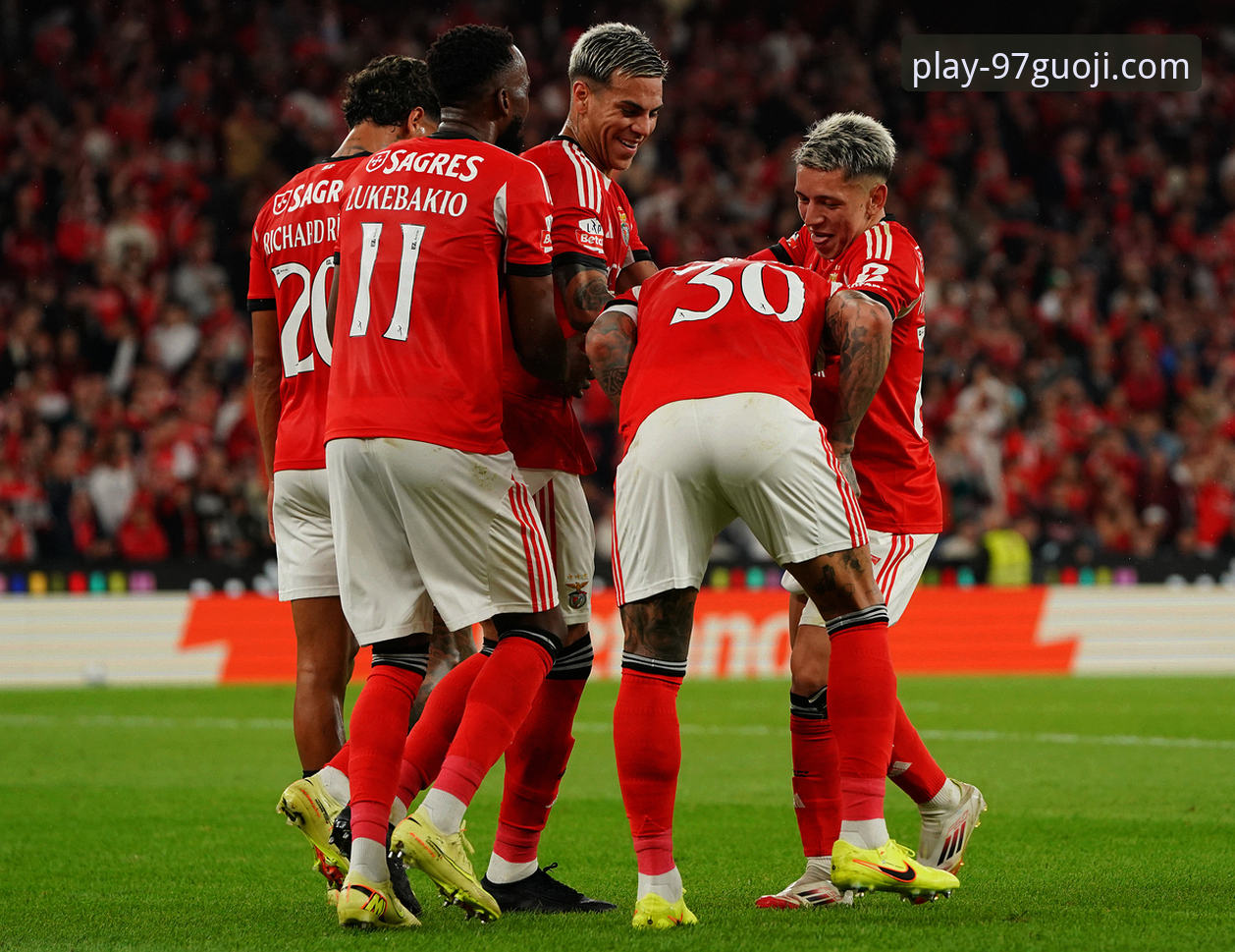 角球制胜背后的战术革新：阿森纳如何用“定位球公式”领跑英超